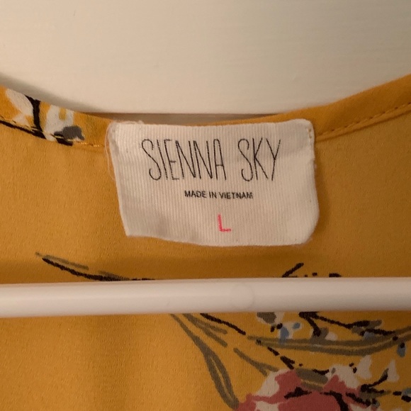 Sienna Sky Crop Shirt - Picture 2 of 3